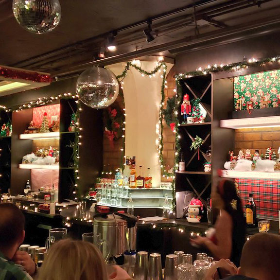 The Best Christmas Pop Up Bars in Cleveland (+ Holiday Bar Crawls!)