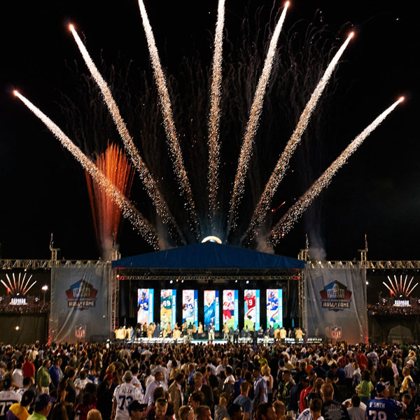 Pro Football HOF welcomes Class of 2022 in enshrinement ceremony